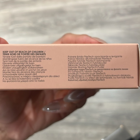 Natasha Denona Hy-Glam Powder Foundation Blurring FlexTech hybrid powder - Picture 4 of 5